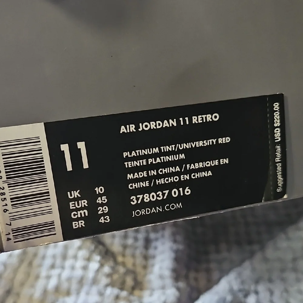 Jordan Air 11 Retro Platinum Tint and University Red - Picture 5 of 7